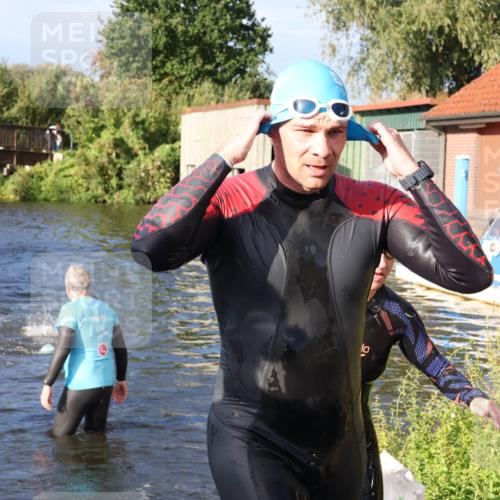 31.08.2025 - Elbe Triathlon Hamburg Luisa Fischer http://msf.ph/oto/8673749 31.08.2025 08:45:44 Schwimmen 264, 269, 292, 319, 384 meine-sportfotos.de