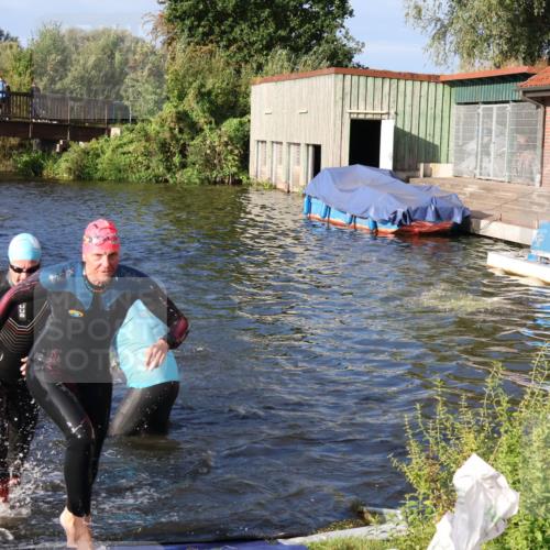 31.08.2025 - Elbe Triathlon Hamburg Luisa Fischer http://msf.ph/oto/8673781 31.08.2025 08:45:52 Schwimmen 260, 261, 285, 292, 324, 334, 384 meine-sportfotos.de