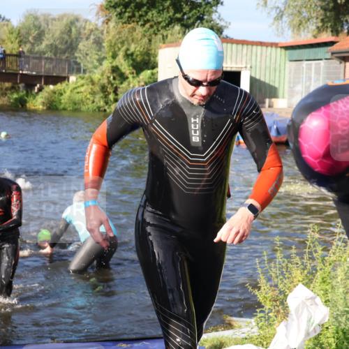 31.08.2025 - Elbe Triathlon Hamburg Luisa Fischer http://msf.ph/oto/8673799 31.08.2025 08:45:54 Schwimmen 260, 261, 285, 292, 324, 334, 384 meine-sportfotos.de