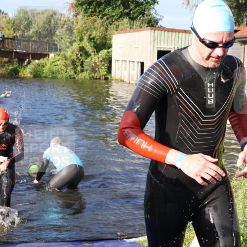 31.08.2025 - Elbe Triathlon Hamburg Luisa Fischer http://msf.ph/oto/8673800 31.08.2025 08:45:54 Schwimmen 260, 261, 285, 292, 324, 334, 384 meine-sportfotos.de