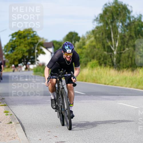 31.08.2025 - Elbe Triathlon Hamburg Michael Burmester http://msf.ph/oto/8673838 31.08.2025 10:13:01 Radfahren 486, 500, 711, 779 meine-sportfotos.de