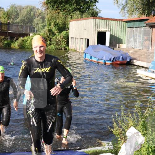 31.08.2025 - Elbe Triathlon Hamburg Luisa Fischer http://msf.ph/oto/8673846 31.08.2025 08:46:00 Schwimmen 246, 260, 261, 285, 324, 334, 360 meine-sportfotos.de