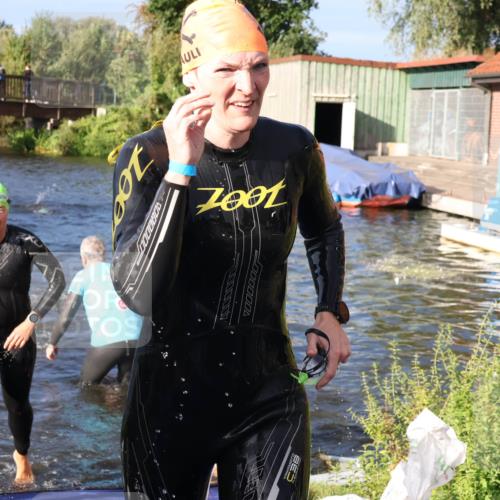 31.08.2025 - Elbe Triathlon Hamburg Luisa Fischer http://msf.ph/oto/8673853 31.08.2025 08:46:01 Schwimmen 246, 260, 261, 285, 324, 360 meine-sportfotos.de