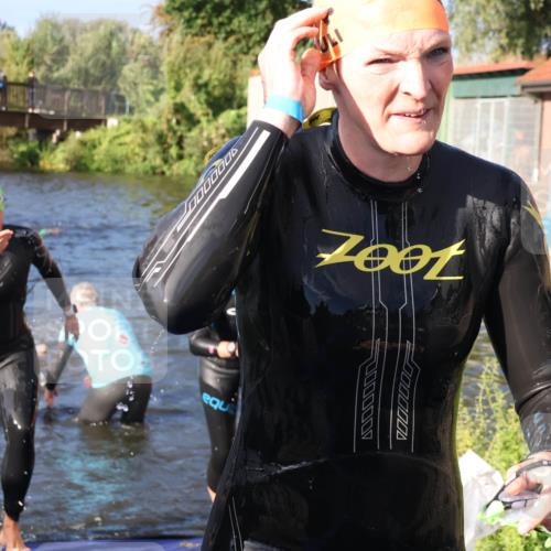 31.08.2025 - Elbe Triathlon Hamburg Luisa Fischer http://msf.ph/oto/8673856 31.08.2025 08:46:01 Schwimmen 246, 260, 261, 285, 324, 360 meine-sportfotos.de