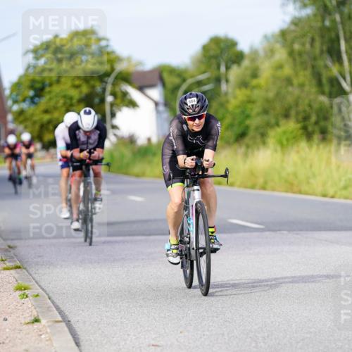 31.08.2025 - Elbe Triathlon Hamburg Michael Burmester http://msf.ph/oto/8673870 31.08.2025 10:13:10 Radfahren 500, 719, 770, 866, 884, 913 meine-sportfotos.de