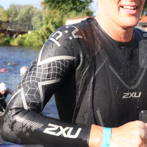 31.08.2025 - Elbe Triathlon Hamburg Luisa Fischer http://msf.ph/oto/8673874 31.08.2025 08:46:03 Schwimmen 246, 260, 285, 324, 360 meine-sportfotos.de