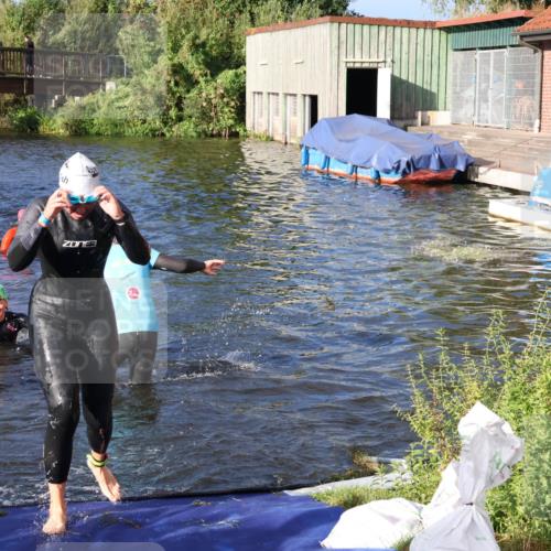 31.08.2025 - Elbe Triathlon Hamburg Luisa Fischer http://msf.ph/oto/8673882 31.08.2025 08:46:07 Schwimmen 246, 360 meine-sportfotos.de