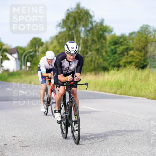31.08.2025 - Elbe Triathlon Hamburg Michael Burmester http://msf.ph/oto/8673885 31.08.2025 10:13:12 Radfahren 546, 719, 770, 866, 884, 913 meine-sportfotos.de