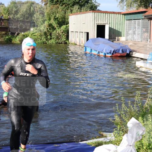 31.08.2025 - Elbe Triathlon Hamburg Luisa Fischer http://msf.ph/oto/8673887 31.08.2025 08:46:07 Schwimmen 246, 360 meine-sportfotos.de