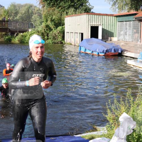 31.08.2025 - Elbe Triathlon Hamburg Luisa Fischer http://msf.ph/oto/8673889 31.08.2025 08:46:08 Schwimmen 246, 280, 360 meine-sportfotos.de