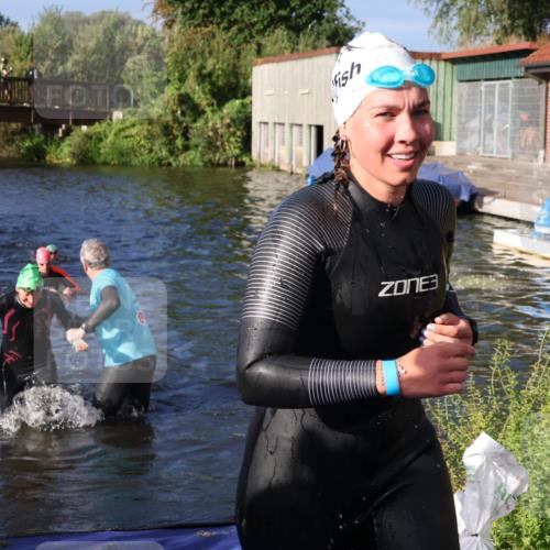 31.08.2025 - Elbe Triathlon Hamburg Luisa Fischer http://msf.ph/oto/8673894 31.08.2025 08:46:08 Schwimmen 246, 280, 360 meine-sportfotos.de