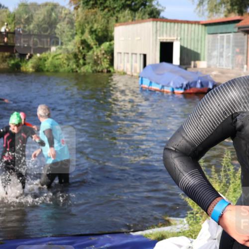 31.08.2025 - Elbe Triathlon Hamburg Luisa Fischer http://msf.ph/oto/8673896 31.08.2025 08:46:09 Schwimmen 246, 280, 360 meine-sportfotos.de