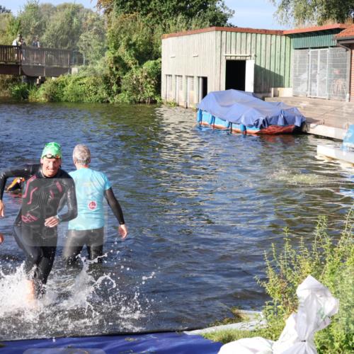 31.08.2025 - Elbe Triathlon Hamburg Luisa Fischer http://msf.ph/oto/8673901 31.08.2025 08:46:09 Schwimmen 246, 280, 360 meine-sportfotos.de