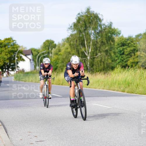 31.08.2025 - Elbe Triathlon Hamburg Michael Burmester http://msf.ph/oto/8673907 31.08.2025 10:13:15 Radfahren 417, 546, 719, 770, 833, 866, 913 meine-sportfotos.de