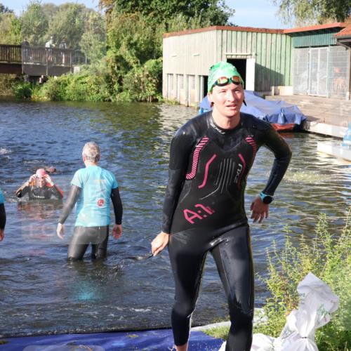 31.08.2025 - Elbe Triathlon Hamburg Luisa Fischer http://msf.ph/oto/8673914 31.08.2025 08:46:11 Schwimmen 246, 280, 360 meine-sportfotos.de