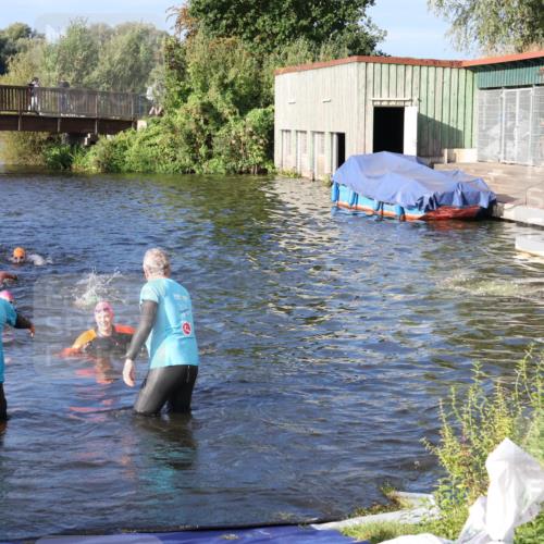 31.08.2025 - Elbe Triathlon Hamburg Luisa Fischer http://msf.ph/oto/8673930 31.08.2025 08:46:13 Schwimmen 246, 280, 281 meine-sportfotos.de