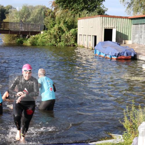 31.08.2025 - Elbe Triathlon Hamburg Luisa Fischer http://msf.ph/oto/8673953 31.08.2025 08:46:22 Schwimmen 280, 281, 287, 291, 301, 305, 315, 346 meine-sportfotos.de
