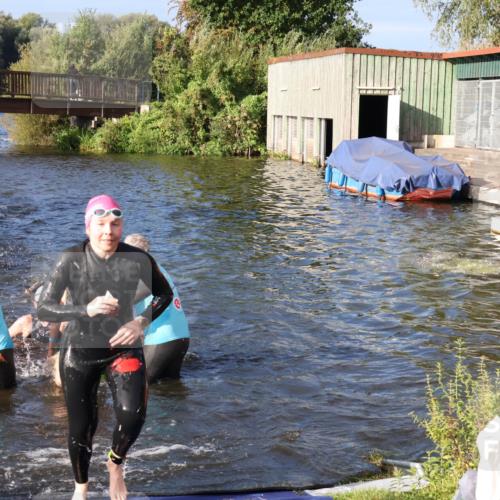 31.08.2025 - Elbe Triathlon Hamburg Luisa Fischer http://msf.ph/oto/8673955 31.08.2025 08:46:22 Schwimmen 280, 281, 287, 291, 301, 305, 315, 346 meine-sportfotos.de