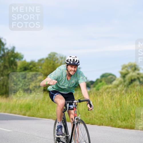 31.08.2025 - Elbe Triathlon Hamburg Michael Burmester http://msf.ph/oto/8673957 31.08.2025 10:13:19 Radfahren 417, 477, 494, 546, 833, 851, 913 meine-sportfotos.de