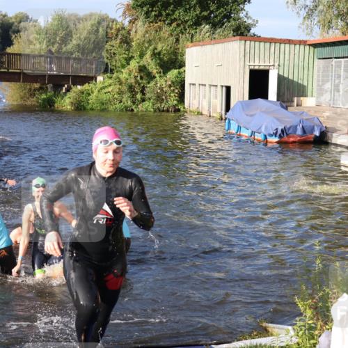 31.08.2025 - Elbe Triathlon Hamburg Luisa Fischer http://msf.ph/oto/8673958 31.08.2025 08:46:22 Schwimmen 280, 281, 287, 291, 301, 305, 315, 346 meine-sportfotos.de