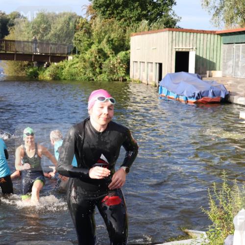 31.08.2025 - Elbe Triathlon Hamburg Luisa Fischer http://msf.ph/oto/8673961 31.08.2025 08:46:23 Schwimmen 281, 287, 291, 301, 305, 315, 346 meine-sportfotos.de
