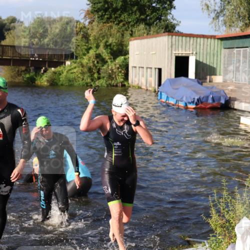 31.08.2025 - Elbe Triathlon Hamburg Luisa Fischer http://msf.ph/oto/8673996 31.08.2025 08:46:26 Schwimmen 268, 281, 287, 291, 301, 305, 315, 346 meine-sportfotos.de