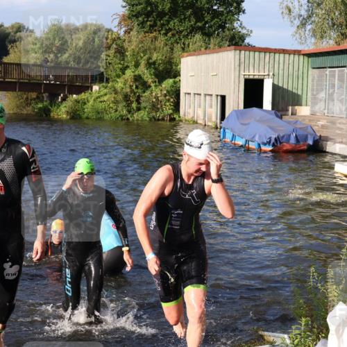 31.08.2025 - Elbe Triathlon Hamburg Luisa Fischer http://msf.ph/oto/8673998 31.08.2025 08:46:27 Schwimmen 268, 287, 291, 301, 305, 315, 346 meine-sportfotos.de