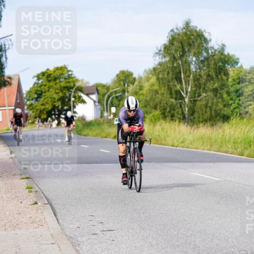 31.08.2025 - Elbe Triathlon Hamburg Michael Burmester http://msf.ph/oto/8674035 31.08.2025 10:13:29 Radfahren 774, 837, 851, 887 meine-sportfotos.de