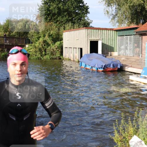 31.08.2025 - Elbe Triathlon Hamburg Luisa Fischer http://msf.ph/oto/8674039 31.08.2025 08:46:36 Schwimmen 268, 293, 301, 305, 313, 318 meine-sportfotos.de