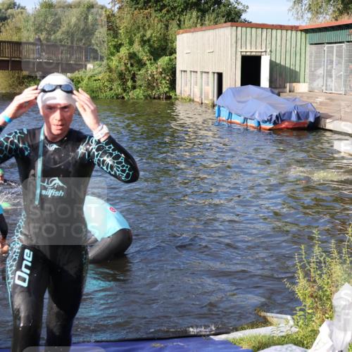 31.08.2025 - Elbe Triathlon Hamburg Luisa Fischer http://msf.ph/oto/8674051 31.08.2025 08:46:39 Schwimmen 268, 293, 313, 318, 337 meine-sportfotos.de