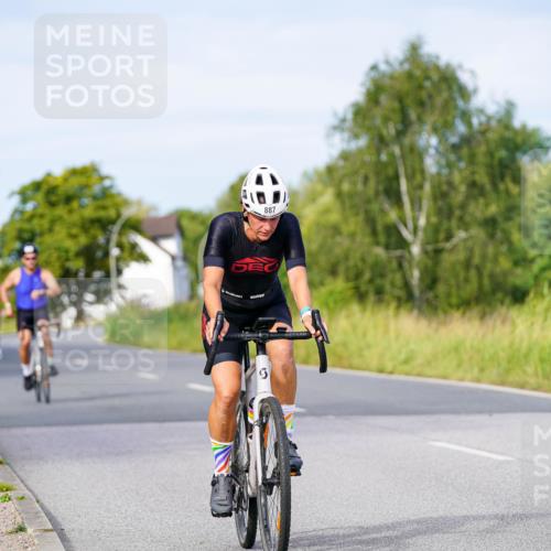 31.08.2025 - Elbe Triathlon Hamburg Michael Burmester http://msf.ph/oto/8674053 31.08.2025 10:13:34 Radfahren 432, 774, 837, 887, 916 meine-sportfotos.de
