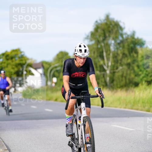31.08.2025 - Elbe Triathlon Hamburg Michael Burmester http://msf.ph/oto/8674059 31.08.2025 10:13:35 Radfahren 432, 837, 887, 916 meine-sportfotos.de