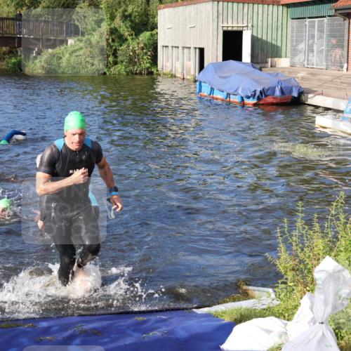 31.08.2025 - Elbe Triathlon Hamburg Luisa Fischer http://msf.ph/oto/8674061 31.08.2025 08:46:42 Schwimmen 247, 293, 309, 313, 318, 337 meine-sportfotos.de