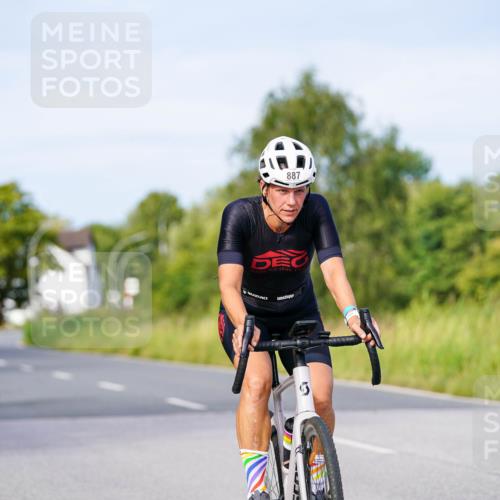 31.08.2025 - Elbe Triathlon Hamburg Michael Burmester http://msf.ph/oto/8674063 31.08.2025 10:13:35 Radfahren 432, 837, 887, 916 meine-sportfotos.de