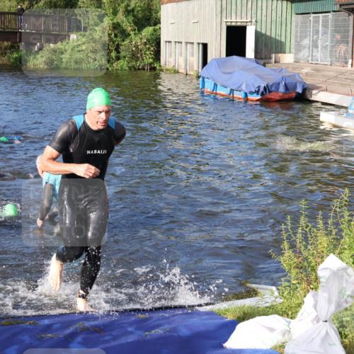 31.08.2025 - Elbe Triathlon Hamburg Luisa Fischer http://msf.ph/oto/8674064 31.08.2025 08:46:42 Schwimmen 247, 293, 309, 313, 318, 337 meine-sportfotos.de