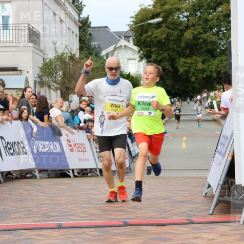 31.08.2025 - 21. Blankeneser Heldenlauf Strokosch-Dieckow http://msf.ph/oto/8674065 31.08.2025 10:51:30 Ziel 2187, 3580, 3030 meine-sportfotos.de