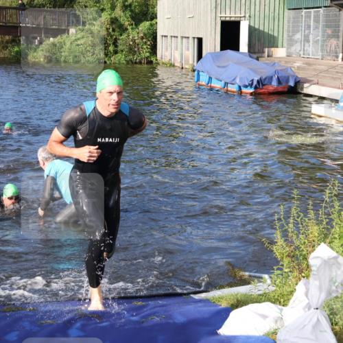 31.08.2025 - Elbe Triathlon Hamburg Luisa Fischer http://msf.ph/oto/8674068 31.08.2025 08:46:42 Schwimmen 247, 293, 309, 313, 318, 337 meine-sportfotos.de