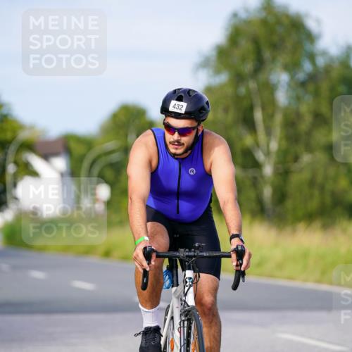 31.08.2025 - Elbe Triathlon Hamburg Michael Burmester http://msf.ph/oto/8674075 31.08.2025 10:13:38 Radfahren 432, 821, 887, 916 meine-sportfotos.de