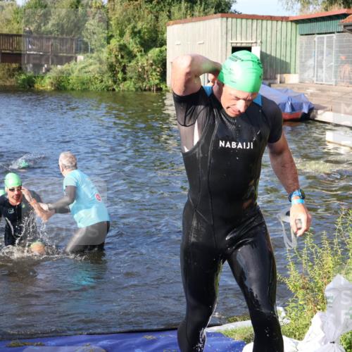 31.08.2025 - Elbe Triathlon Hamburg Luisa Fischer http://msf.ph/oto/8674077 31.08.2025 08:46:43 Schwimmen 247, 309, 313, 318, 337 meine-sportfotos.de