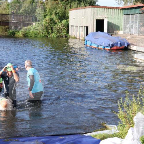 31.08.2025 - Elbe Triathlon Hamburg Luisa Fischer http://msf.ph/oto/8674083 31.08.2025 08:46:44 Schwimmen 247, 266, 309, 313, 318, 337 meine-sportfotos.de