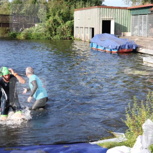 31.08.2025 - Elbe Triathlon Hamburg Luisa Fischer http://msf.ph/oto/8674085 31.08.2025 08:46:44 Schwimmen 247, 266, 309, 313, 318, 337 meine-sportfotos.de