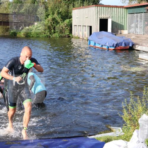 31.08.2025 - Elbe Triathlon Hamburg Luisa Fischer http://msf.ph/oto/8674093 31.08.2025 08:46:45 Schwimmen 247, 266, 309, 313, 318, 337 meine-sportfotos.de