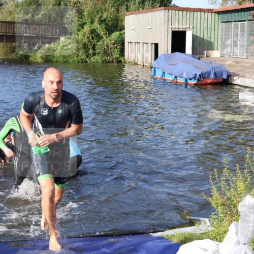 31.08.2025 - Elbe Triathlon Hamburg Luisa Fischer http://msf.ph/oto/8674094 31.08.2025 08:46:46 Schwimmen 247, 259, 266, 309, 313, 318, 337 meine-sportfotos.de