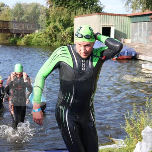 31.08.2025 - Elbe Triathlon Hamburg Luisa Fischer http://msf.ph/oto/8674106 31.08.2025 08:46:49 Schwimmen 247, 259, 266, 309, 318, 337, 383, 385 meine-sportfotos.de