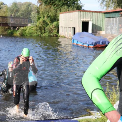 31.08.2025 - Elbe Triathlon Hamburg Luisa Fischer http://msf.ph/oto/8674111 31.08.2025 08:46:50 Schwimmen 247, 259, 266, 309, 337, 383, 385 meine-sportfotos.de