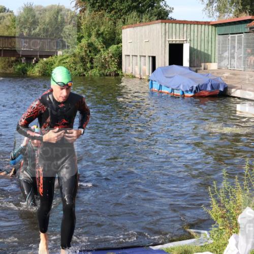 31.08.2025 - Elbe Triathlon Hamburg Luisa Fischer http://msf.ph/oto/8674116 31.08.2025 08:46:50 Schwimmen 247, 259, 266, 309, 337, 383, 385 meine-sportfotos.de