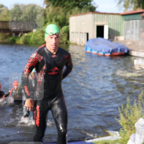 31.08.2025 - Elbe Triathlon Hamburg Luisa Fischer http://msf.ph/oto/8674121 31.08.2025 08:46:51 Schwimmen 247, 259, 266, 309, 337, 383, 385 meine-sportfotos.de