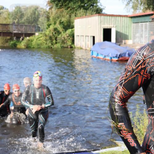 31.08.2025 - Elbe Triathlon Hamburg Luisa Fischer http://msf.ph/oto/8674128 31.08.2025 08:46:52 Schwimmen 247, 259, 266, 309, 337, 383, 385 meine-sportfotos.de