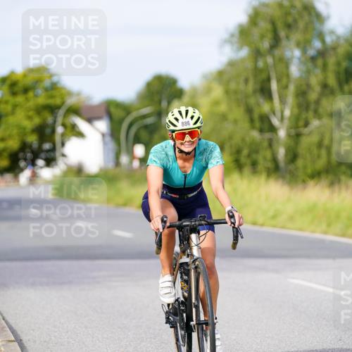 31.08.2025 - Elbe Triathlon Hamburg Michael Burmester http://msf.ph/oto/8674133 31.08.2025 10:13:49 Radfahren 567, 886, 925 meine-sportfotos.de