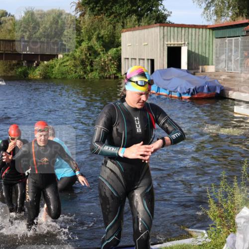 31.08.2025 - Elbe Triathlon Hamburg Luisa Fischer http://msf.ph/oto/8674135 31.08.2025 08:46:54 Schwimmen 247, 259, 266, 309, 383, 385 meine-sportfotos.de